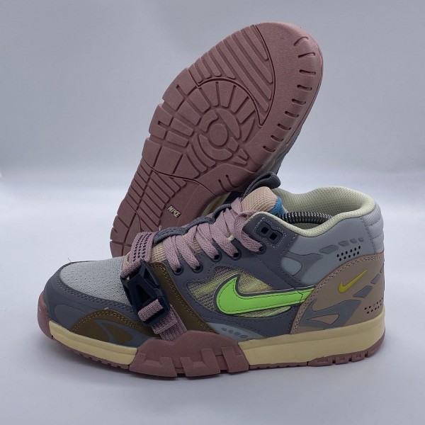 NIKE AIR TRAINER 1 SP PINK