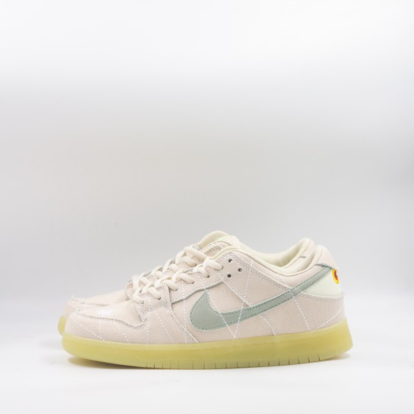 NIKE SB DUNK MUMMY