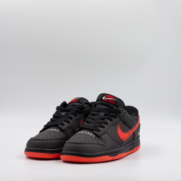 NIKE SB DUNK LOW BAT MAN