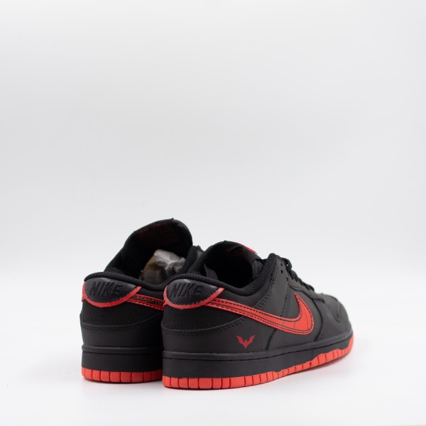 NIKE SB DUNK LOW BAT MAN