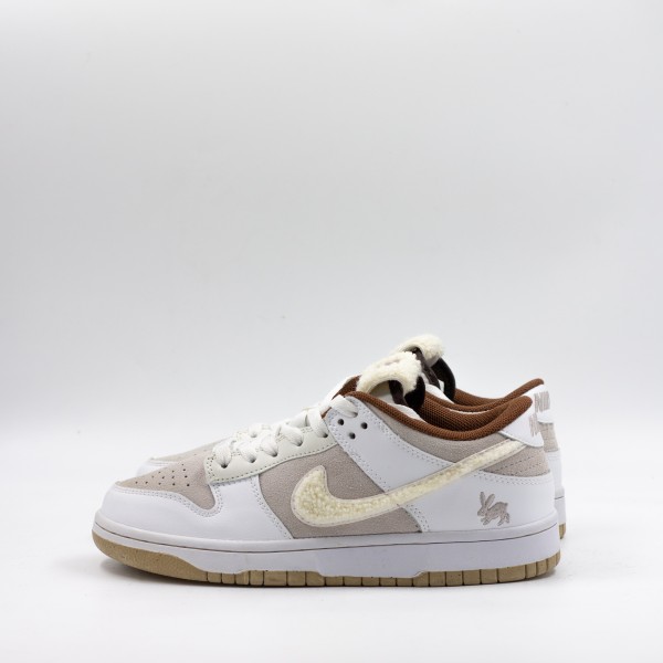 NIKE SB DUNK LOW hare WHITE/BEIGE