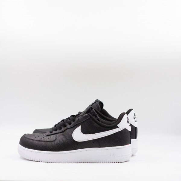 NIKE AIR FORCE 1 07 BLACK/WHITE