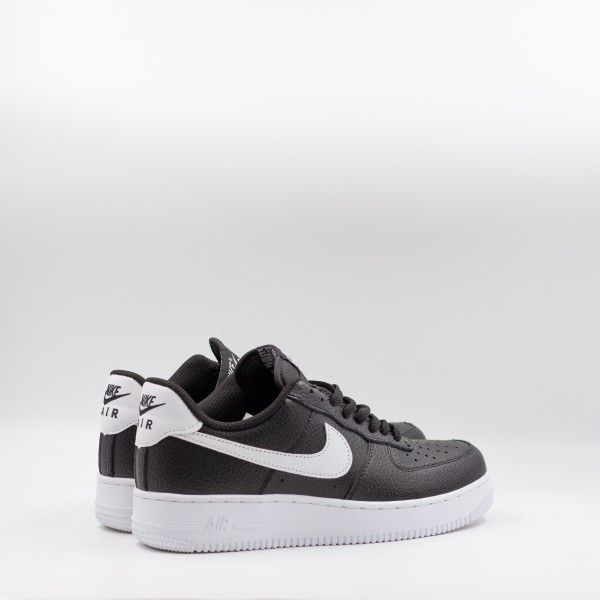 NIKE AIR FORCE 1 07 BLACK/WHITE
