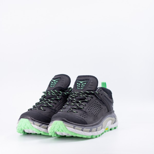Hoka black