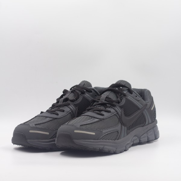 NIKE VOMERO 5 BLACK