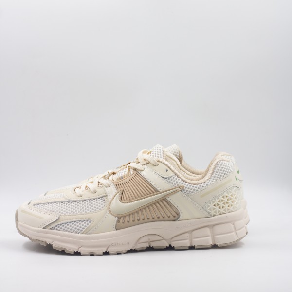 NIKE VOMERO 5 BEIGE