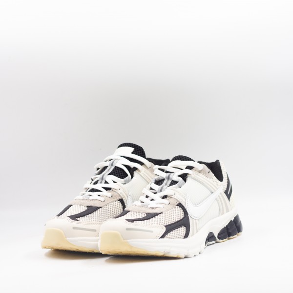 NIKE VOMERO 5 BEIGE/BLACK