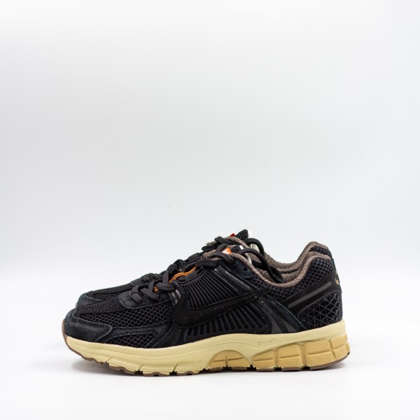 NIKE VOMERO 5 BLACK/BEIGE