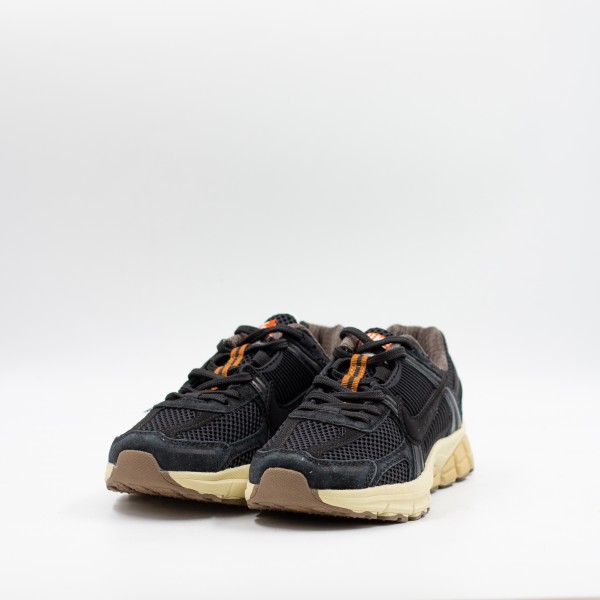 NIKE VOMERO 5 BLACK/BEIGE